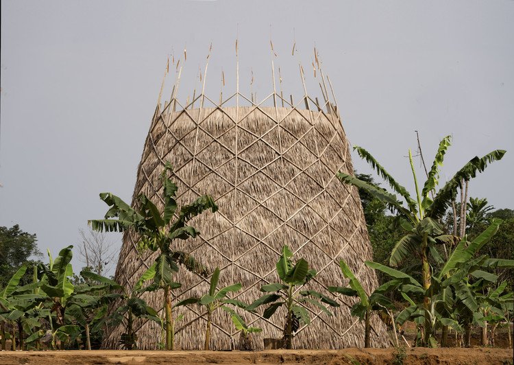 Systeme de collecte d'eau par puit aérienne